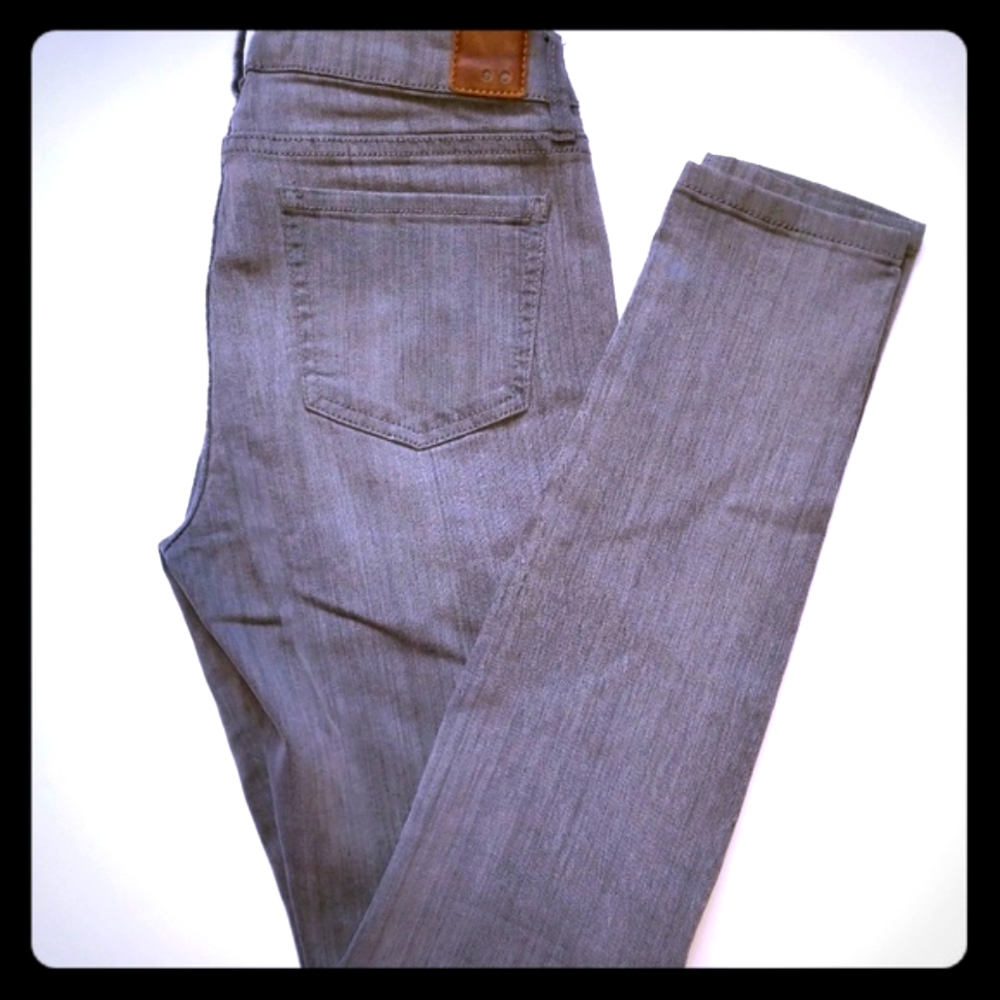 NWOT Forever 21 skinny jeans